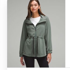 Lululemon cinch waist 6 jacket